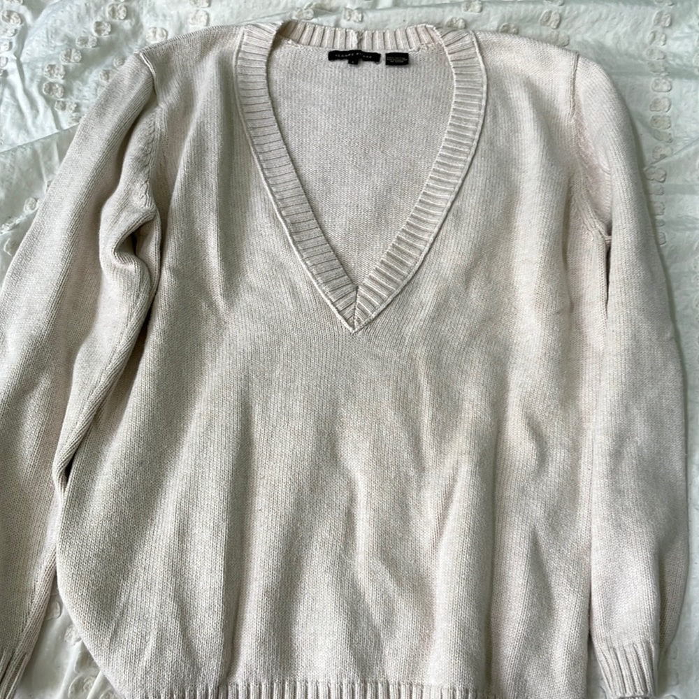 Jeanne Pierre L V-neck Sweater